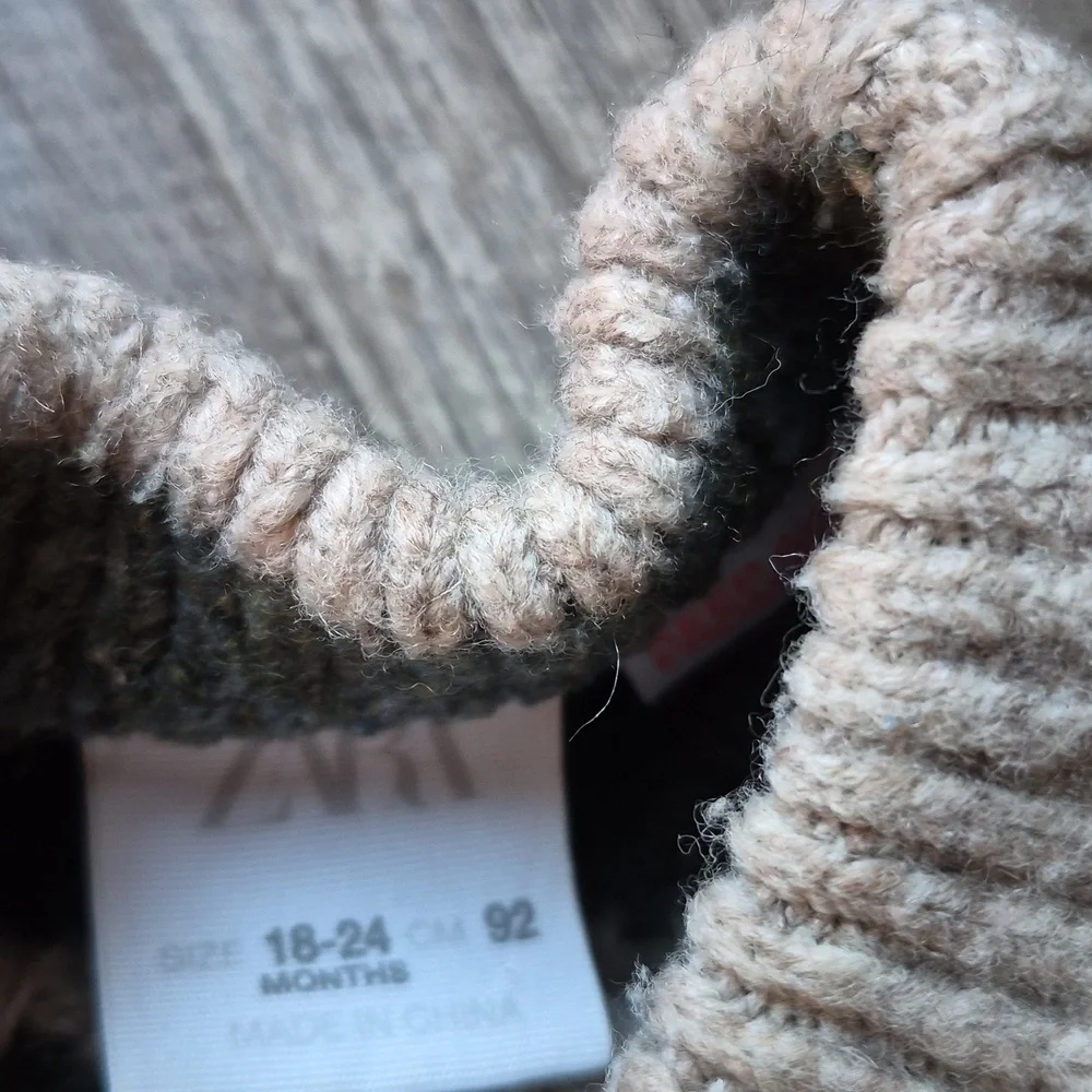 GAP Zara Gray Knit Sweater and Blue Denim Jeans 18-24 Month